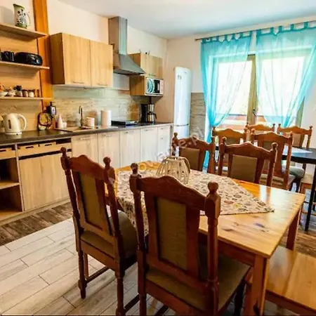 ゲストハウス Nad Stawem